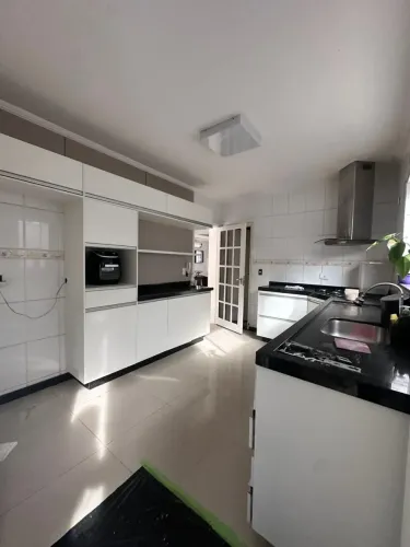 Casa Alto Padrão para Locação no Condomínio Fechado Terras de Piracicaba IV: 4 Quartos com