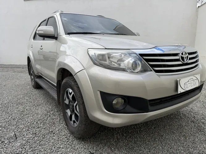 Toyota Hilux SW4 SR 4X2 2.7/ 2.7 Flex 16V Aut. 2015