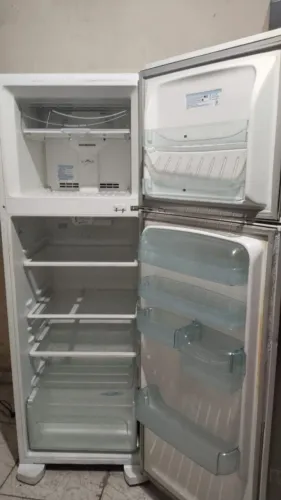 Vendo geladeira 