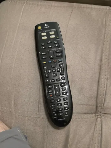 Controle remoto configurável Logitech Harmony 300