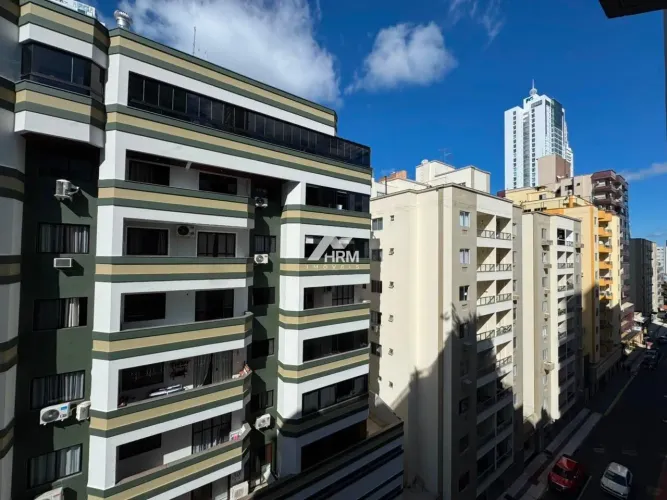 Apartamento Mobiliado com 3 Quartos e Suíte 1 Vaga Churrasqueira a Gás Rua Reta ao Mar Bal