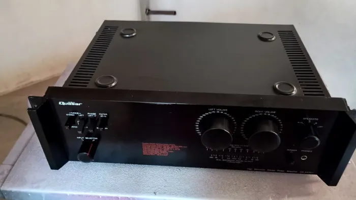 Amplificador de Potência Quasar QA 4400/P aparelho funcionando normalmente. Obs. 3 knobs n