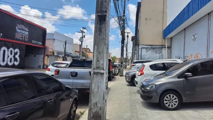 Galpão c/1000m2, 20X50, duas frentes, Escritórios, WCs, na Pe. Anchieta, próx. Bezerra, Sã