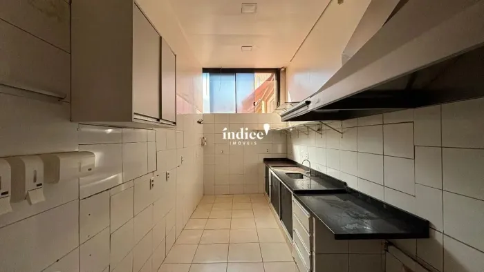 Sala Comercial no Bairro Jardim Guaporé, 94 vagas, Best Center