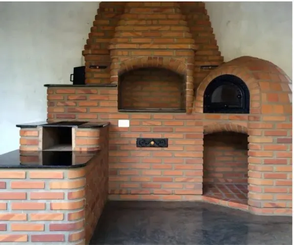 Churrasqueira Fogão a Lenha e Forno em Tijolinho