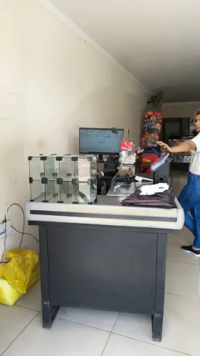 Baleiro de vidro 8 divisões. Expositor doces.