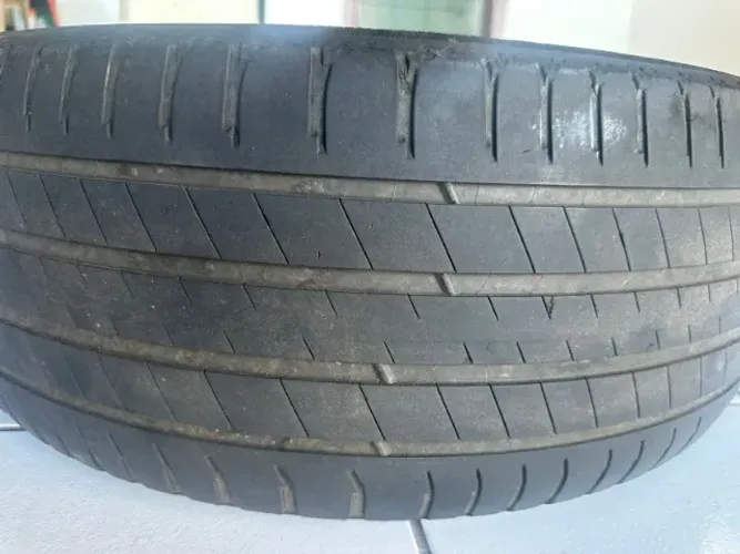 RODA COM PNEU ARO 19 VOLVO XC60 T8 MOMENTUM
