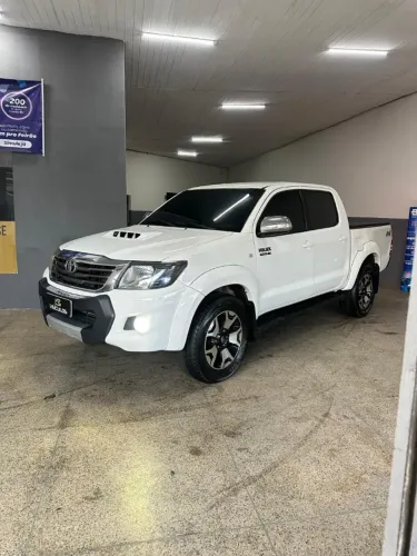 Toyota Hilux CD SR D4-d 4X4 3.0 TDI Dies Aut. 2015