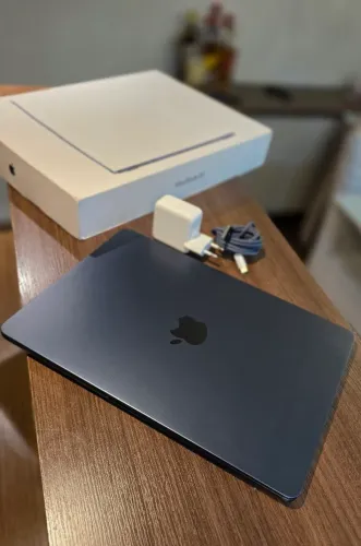 Macbook Air M3 - 16GB RAM - Impecável