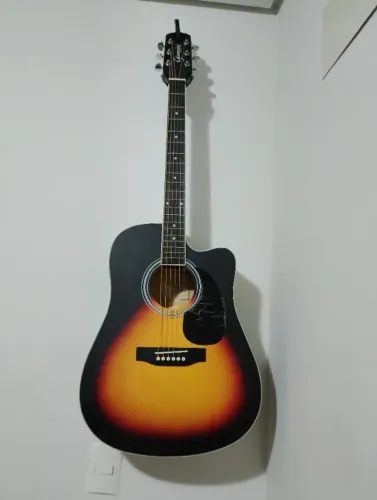 Violão semi novo
