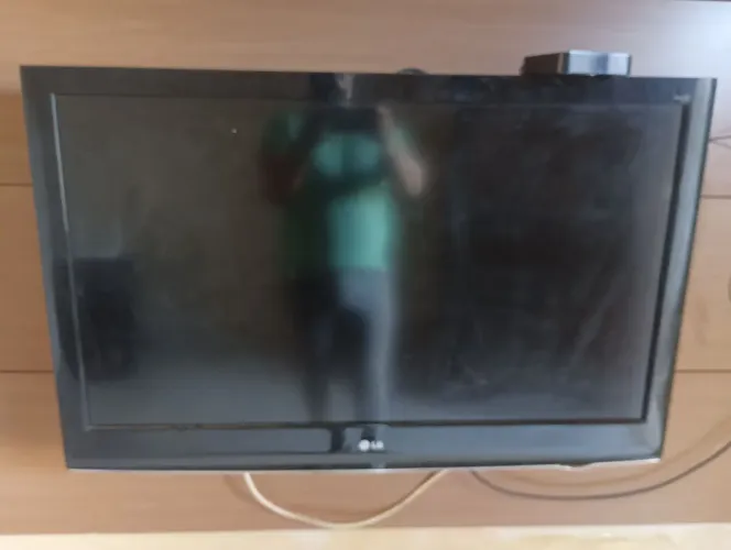 televisão lcd lg em bom estado de conservação