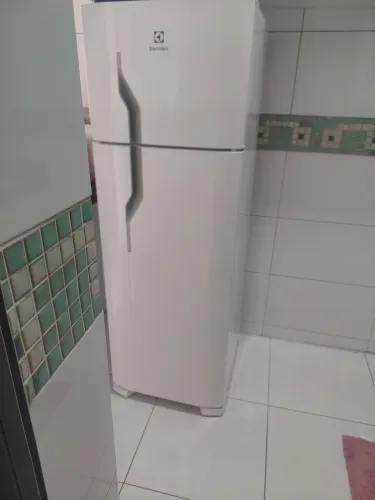 Geladeira Electrolux dúplex 260L 