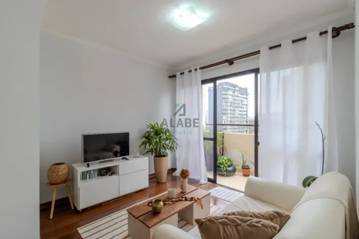 Apartamento para venda em Moema com 2 quartos, sendo 1 suíte, 63m²