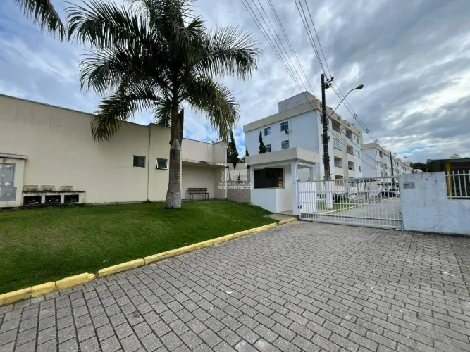 Apartamento semimobiliado no bairro Souza Cruz em Brusque!