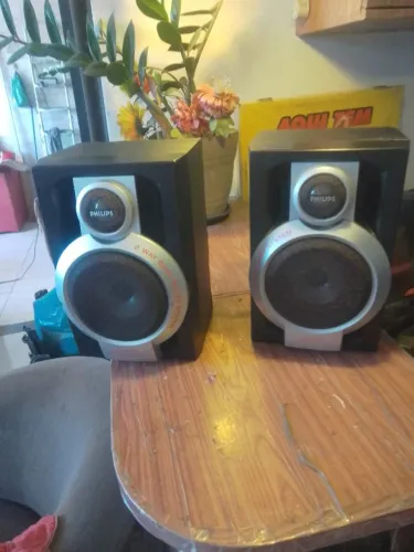 CAIXAE ACUSTICAS PEQUENAS ............$ 50.00