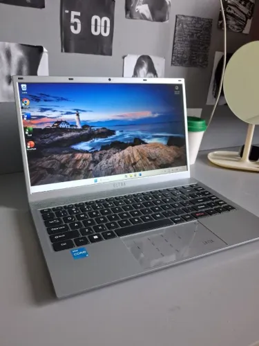 Notebook Ultra UB440 i3 4gb SSD 120gb 14.1"