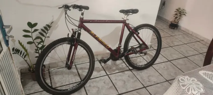 Bike aro 26 de alumínio alfameq toda Shimano top de linha