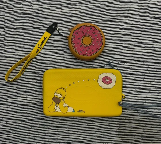?Kit Havaianas - Simpsons - NOVO - Mini Bag e Porta Fone de ouvido
