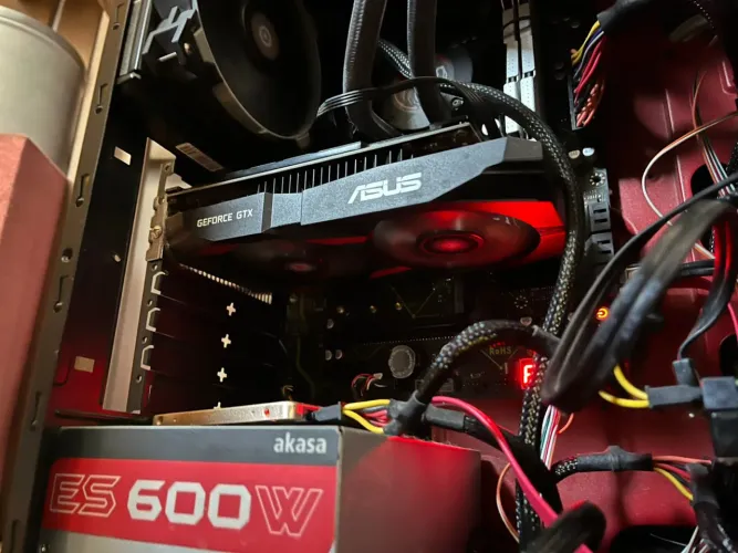 1050 ti zerada com a caixa