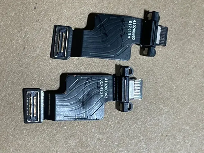 USB C Macbook Air M4 A3241 (ORIGINAL RETIRADO)