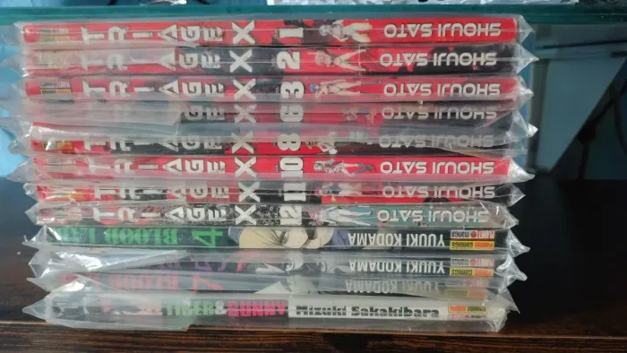 Mangás (Triage X, Blood Lad, Fairy Tail, Senhor dos Espinhos...)
