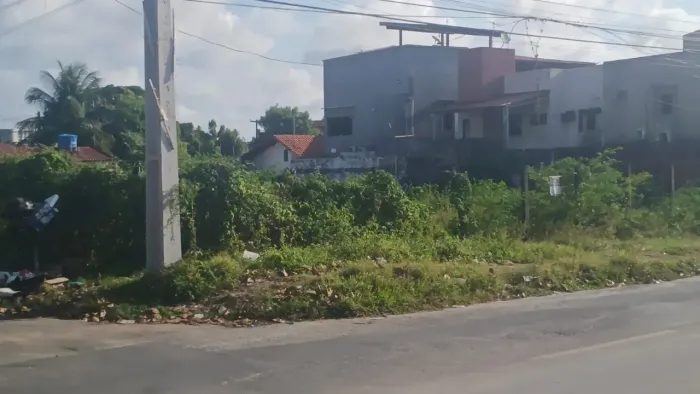TERRENO DE ESQUINA PRAIA DO POÇO LADO DA PRAIA