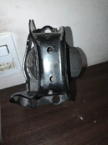 Coxim lado direito Nissan march