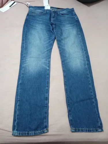 Vendo calça jeans masculina nova com etiqueta Armani