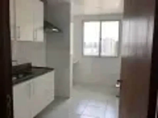 **Apto c/ Armários de Cozinha, leia o anúncio**