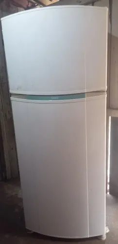 Vendo geladeira 