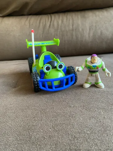 Imaginext Toy Story- Buzz é seu veículo