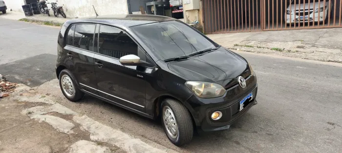 Volkswagen Up! Black/white/red 1.0 T. Flex 12V 5P 2015