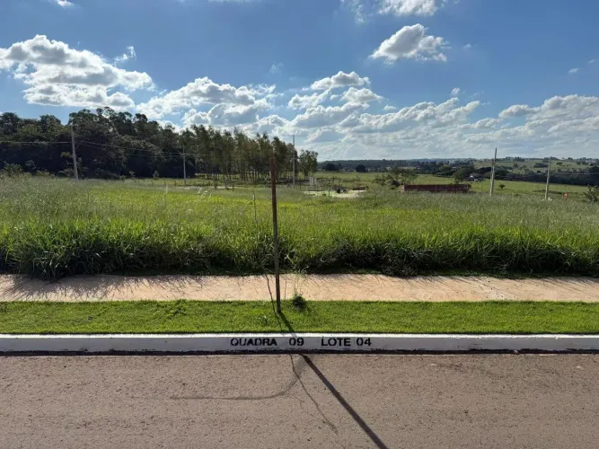 Imóvel para venda possui 300 metros quadrados em Vila City - Paranavaí - PR