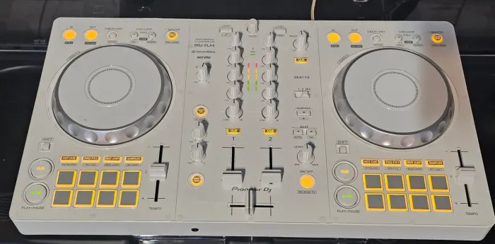 Controladora Pioneer FLX-4