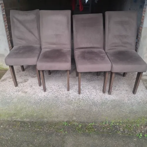 4 cadeiras por 80,00