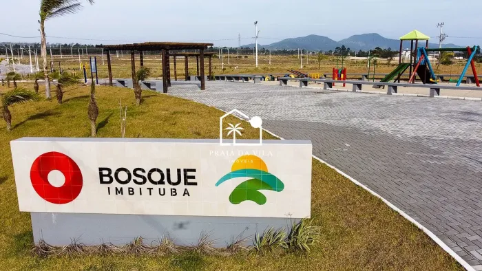 Terreno Plano de 300 m² em Loteamento Planejado | Pronto para Construir