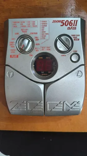 Pedaleira Zoom 506 II Bass