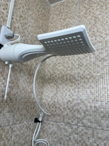 Chuveiro elétrico 110 V 3 meses de uso.fone: *
