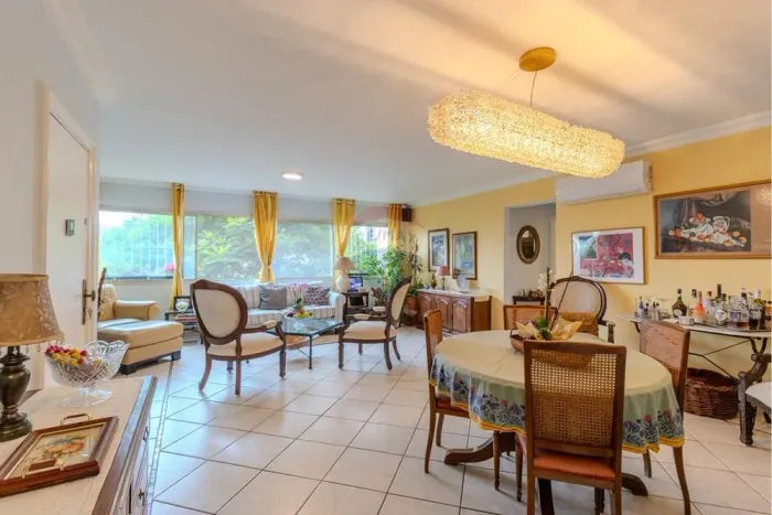 Chácara Santo Antônio (Zona Sul): Amplo Apartamento de 155m² a apenas 200m do Metrô.