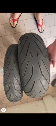 Vendo par pneu meia vida Hornet 