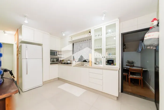 Apartamento garden com 1 quarto para alugar no bairro Cajuru.