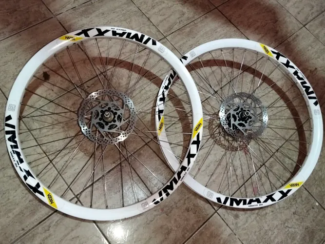 Vende-se peças de bike semi-novos