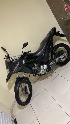 VENDO XRE 300 2020