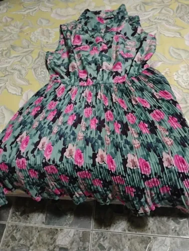 Vestido vintage floral Tam.M novo!