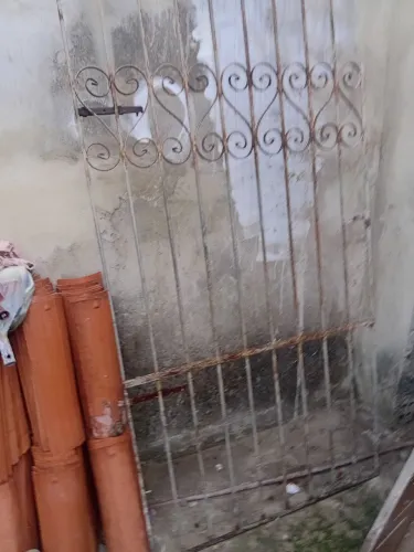 Uma garde para porta contato *41