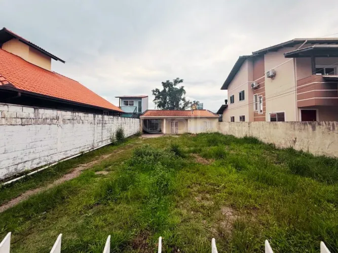 Terreno de 360m² no Carianos