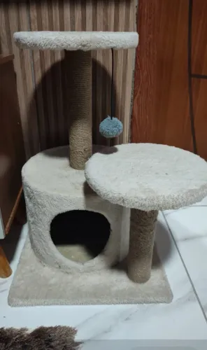 Casinha e arranhador para Gatos 