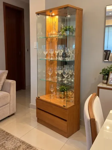 Cristaleira Com Fundo Espelhado em Led (Entrega Imediata Produto Novo)