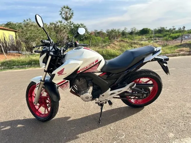 Vende-se Moto *Cb Twister 250F ano 2022, Moto Premium bem conservada, Ipva 2026 pago