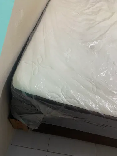 Cama Super King 2mX2m em ótimo estado 